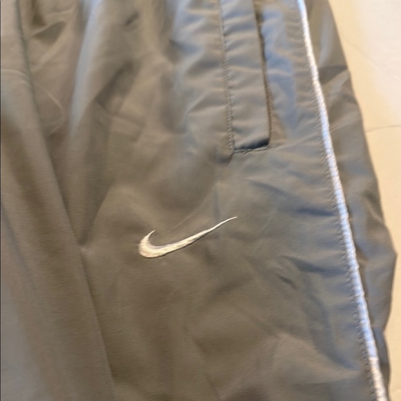 Nike Dri-FIT Light Gray Shorts - Picture 3 of 4
